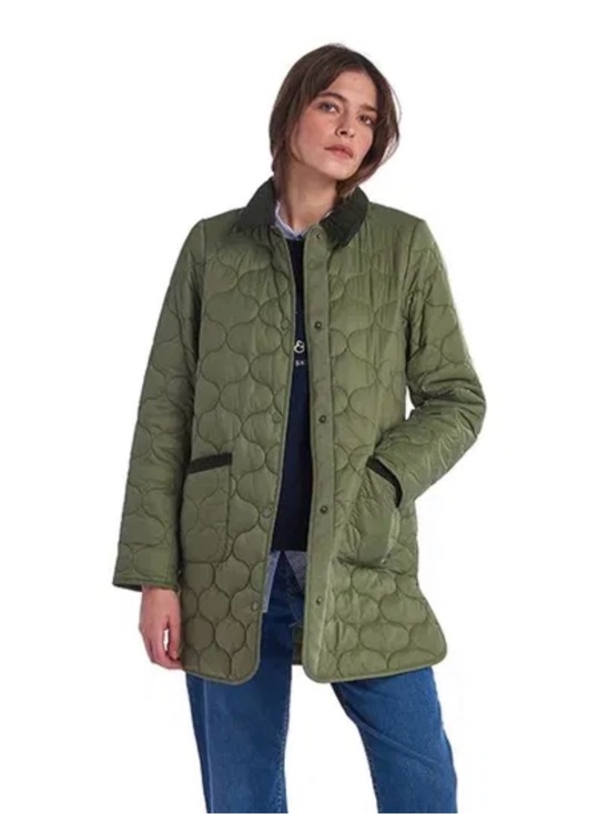 Barbour Jackets & Blazers - Barbour Quilted Barn Coat Green Jacket Women’s size 6 / S-M